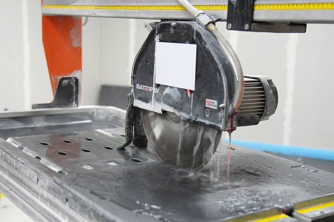 FACONNAGE - COUPE DROITE SUR DALLE 20MM AU METRE LINEAIRE