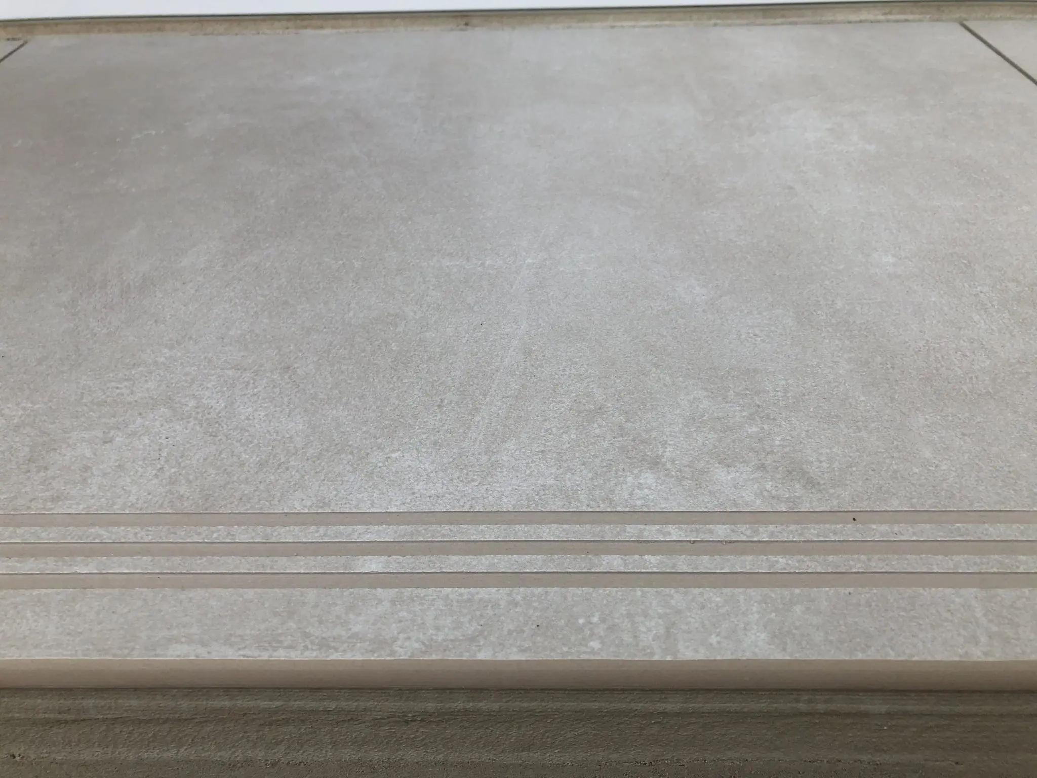 FACONNAGE - NEZ DE MARCHE 1/4 DE ROND sur 9mm AU METRE LINEAIRE